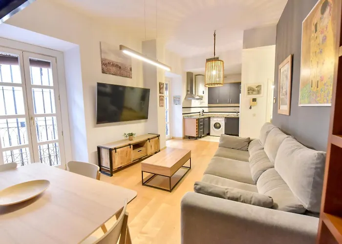 New! Contemporary With Pool And Parking Included