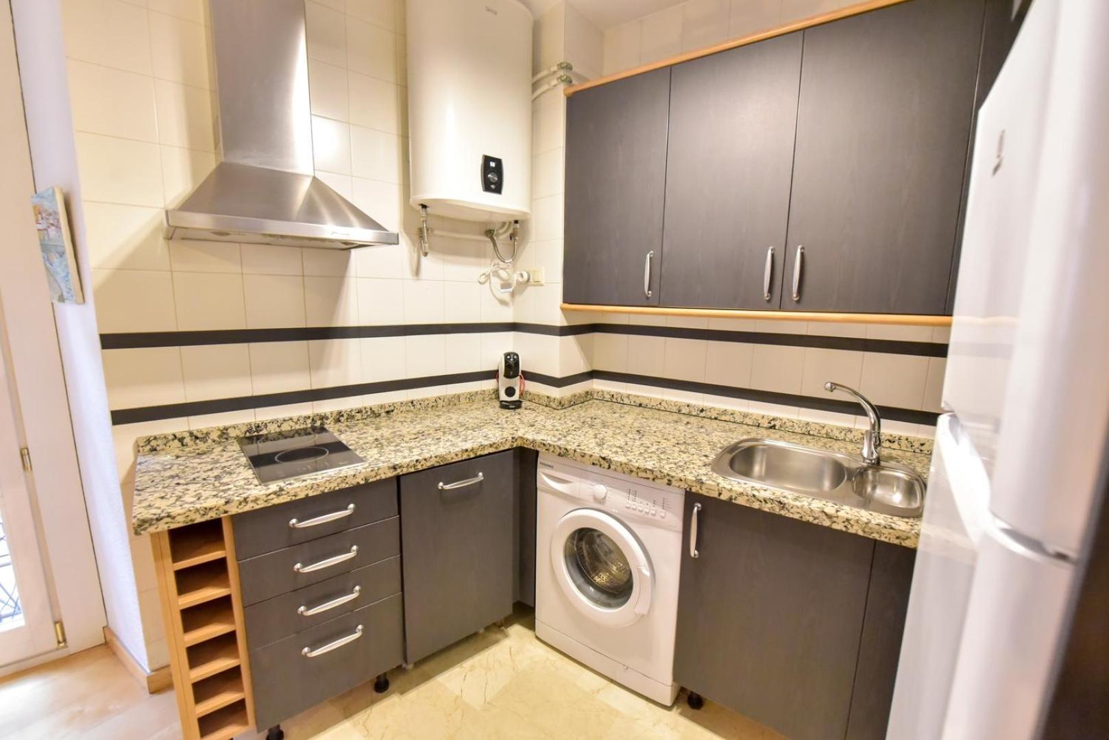 New! Contemporary With Pool And Parking Included *