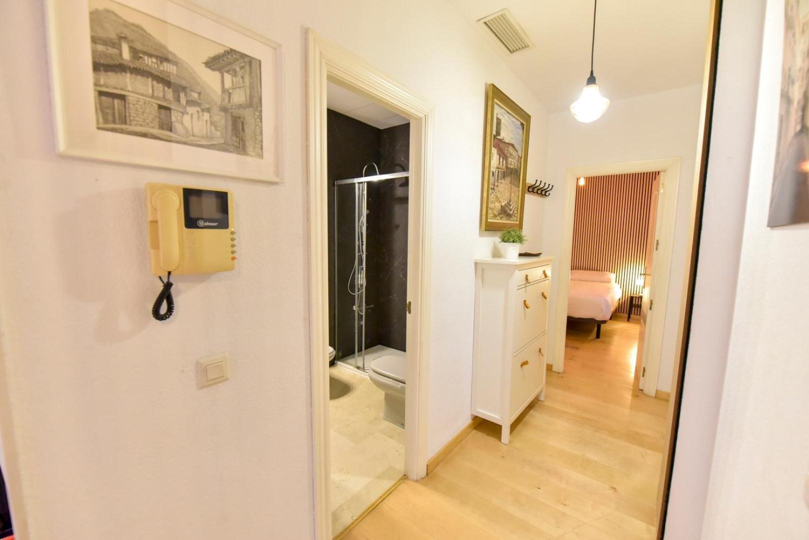 New! Contemporary With Pool And Parking Included Sevilla